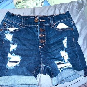 14. Slim justice, blue jean shorts.